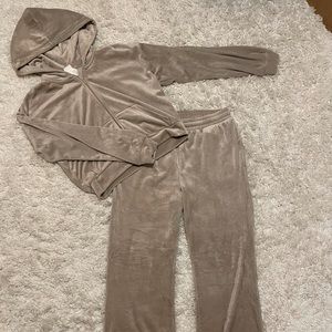 H&M Velour Velvet Set